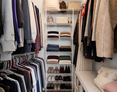 2728 N Hampden Court - Photo Thumbnail 7