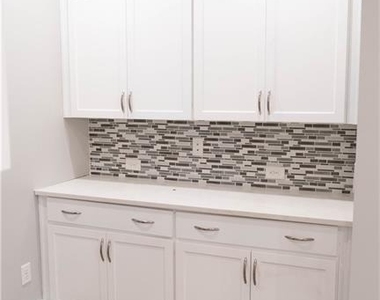 6146 Holly Park Lane Se - Photo Thumbnail 7