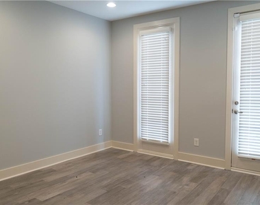 6146 Holly Park Lane Se - Photo Thumbnail 9