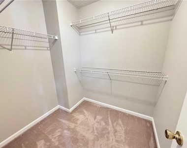 3044 Kentmere Drive - Photo Thumbnail 17