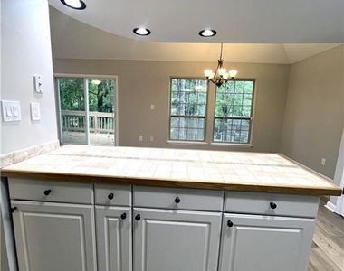 3030 Steeplechase Drive - Photo Thumbnail 12