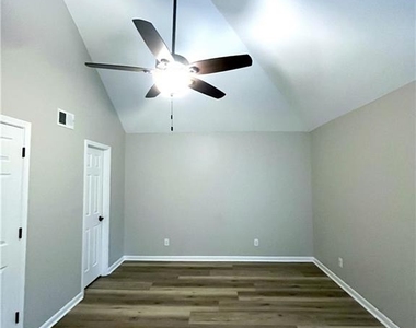 3030 Steeplechase Drive - Photo Thumbnail 20