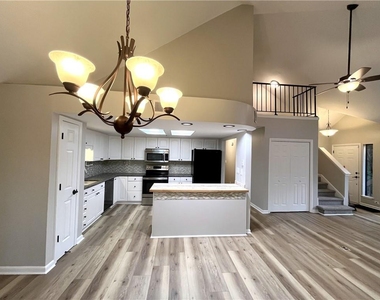 3030 Steeplechase Drive - Photo Thumbnail 9