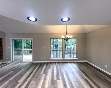 3030 Steeplechase Drive - Photo Thumbnail 8