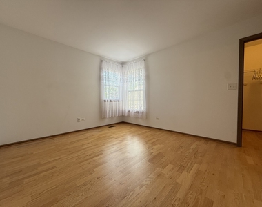 1910 Grove Avenue - Photo Thumbnail 12