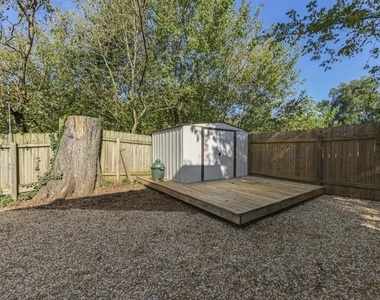 86 Mayson Avenue Ne - Photo Thumbnail 7