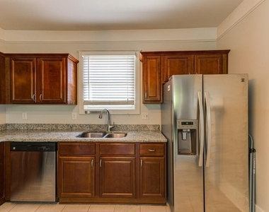 86 Mayson Avenue Ne - Photo Thumbnail 13