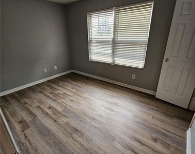 1406 Flanagan Mill Drive - Photo Thumbnail 17