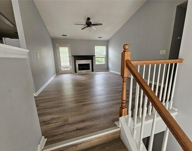 1406 Flanagan Mill Drive - Photo Thumbnail 6