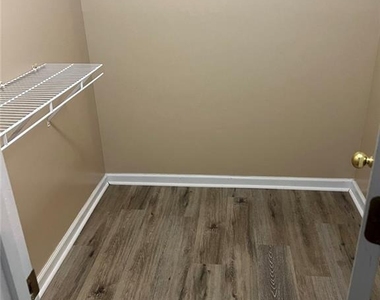 1406 Flanagan Mill Drive - Photo Thumbnail 14