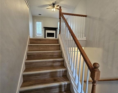 1406 Flanagan Mill Drive - Photo Thumbnail 5