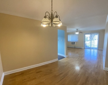693 E Fullerton Avenue - Photo Thumbnail 10