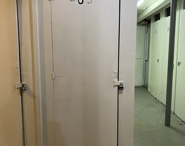 693 E Fullerton Avenue - Photo Thumbnail 11