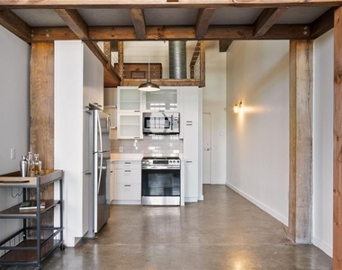 170 Boulevard Se - Photo Thumbnail 2