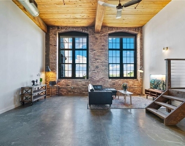 170 Boulevard Se - Photo Thumbnail 5