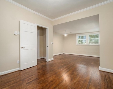 2378 Glenwood Drive Ne - Photo Thumbnail 15
