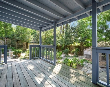 2378 Glenwood Drive Ne - Photo Thumbnail 11