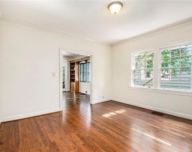 2378 Glenwood Drive Ne - Photo Thumbnail 13