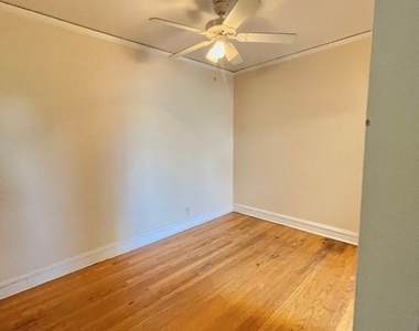 4860 N Hermitage Avenue - Photo Thumbnail 4