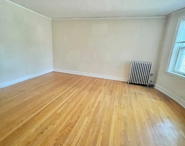 4860 N Hermitage Avenue - Photo Thumbnail 3