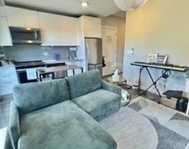 2407 W Eastwood Avenue - Photo Thumbnail 6