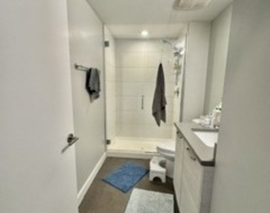 2407 W Eastwood Avenue - Photo Thumbnail 13
