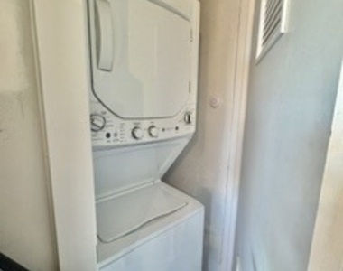 2407 W Eastwood Avenue - Photo Thumbnail 14