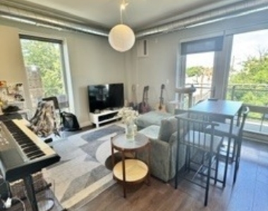 2407 W Eastwood Avenue - Photo Thumbnail 2