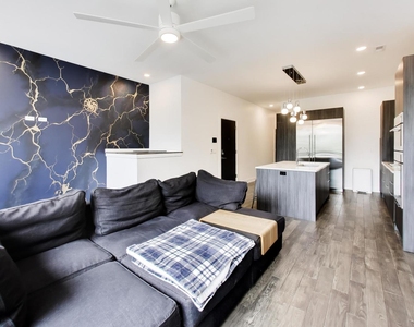 3740 N Clifton Avenue - Photo Thumbnail 6