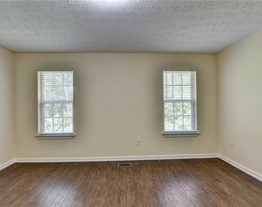 3380 Mcclure Woods Drive - Photo Thumbnail 24