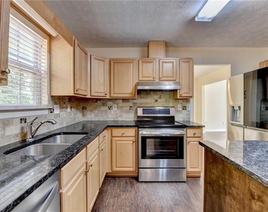 3380 Mcclure Woods Drive - Photo Thumbnail 14
