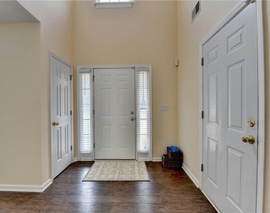 3380 Mcclure Woods Drive - Photo Thumbnail 4