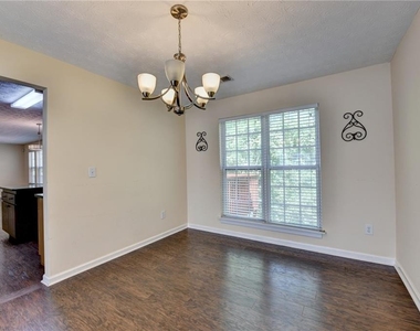 3380 Mcclure Woods Drive - Photo Thumbnail 11