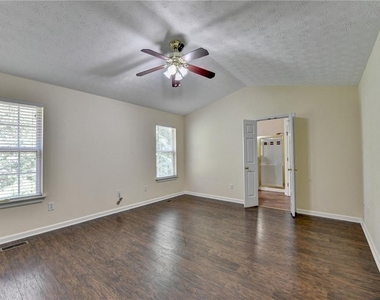 3380 Mcclure Woods Drive - Photo Thumbnail 27