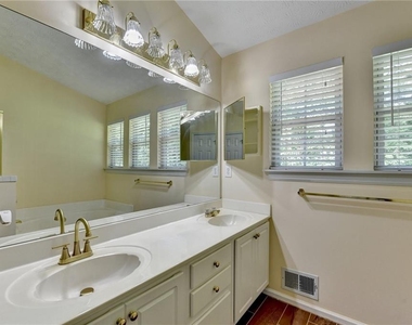3380 Mcclure Woods Drive - Photo Thumbnail 31