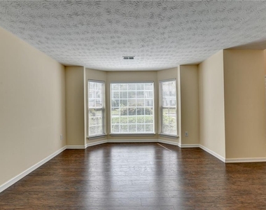 3380 Mcclure Woods Drive - Photo Thumbnail 6