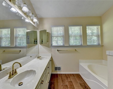 3380 Mcclure Woods Drive - Photo Thumbnail 30