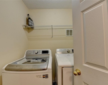 3380 Mcclure Woods Drive - Photo Thumbnail 37