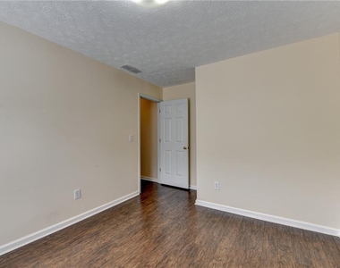 3380 Mcclure Woods Drive - Photo Thumbnail 40