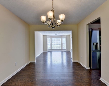 3380 Mcclure Woods Drive - Photo Thumbnail 10
