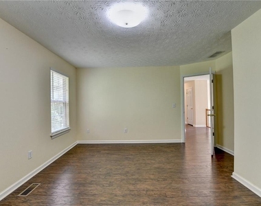 3380 Mcclure Woods Drive - Photo Thumbnail 25