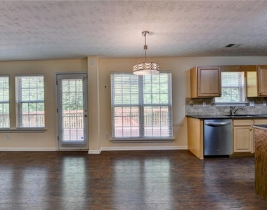 3380 Mcclure Woods Drive - Photo Thumbnail 16