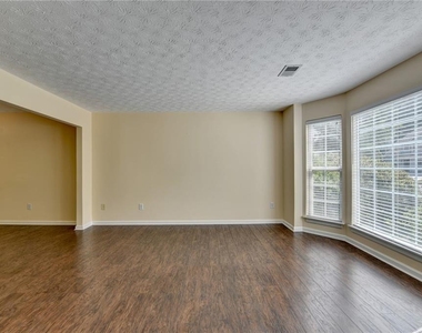 3380 Mcclure Woods Drive - Photo Thumbnail 5