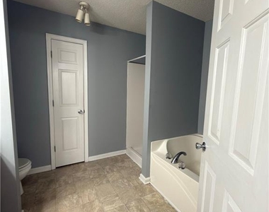 549 Maggie Lane - Photo Thumbnail 12