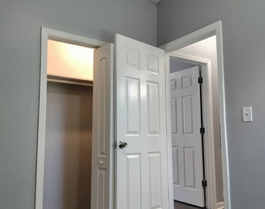 6601 S Green Street - Photo Thumbnail 4