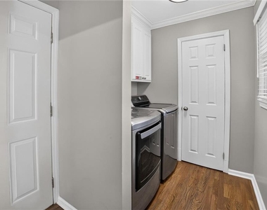 2982 Northbrook Drive - Photo Thumbnail 17