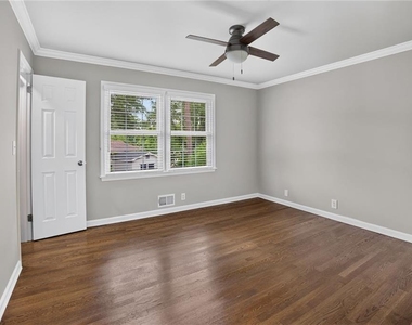 2982 Northbrook Drive - Photo Thumbnail 23