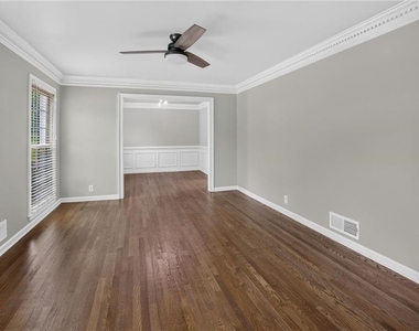2982 Northbrook Drive - Photo Thumbnail 13