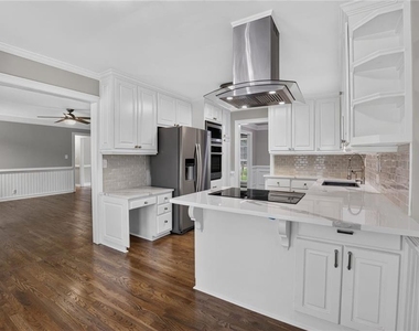2982 Northbrook Drive - Photo Thumbnail 11