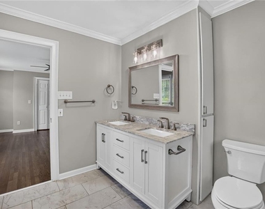 2982 Northbrook Drive - Photo Thumbnail 3